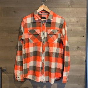 TAVIK Modern Beach Culture Check Flannel Shirt Top